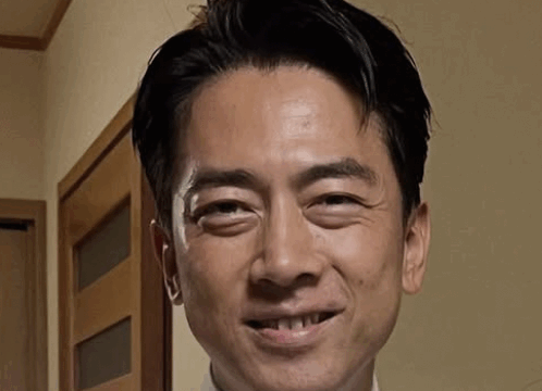 小泉進次郎の身長が非公開な理由と他の政治家と比較した結果から見えるもの